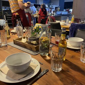 Einladend gedeckt - die Tafel anlässlich des Gesundheitstages am 7. März 2025 in Wehr.