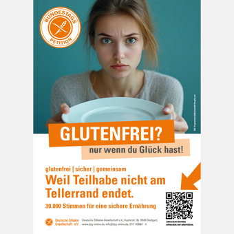 Junge Frau schaut verweifelt und hat einen leeren Teller in den Händen