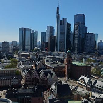 Unser erstes Food(t) Walk liegt hinter uns; 17 Teilnehmer waren mit uns in Frankfurt unterwegs. Bei unserem ersten Food(t) Walk hatten wir Wert darauf gelegt das die Lokationen alle 100% Glutenfreie sind. Dies diente nicht nur der Sicherheit,  dadurch konnten wir uns auch mehr Zeit für den Austausch nehmen und uns Frankfurt aus einem anderen Blickwinkel ansehen konnten.  Unsere Lokationen beim Food(t) Walk waren Lúa Cuisine und Isabella Glutenfreie Pâtisserie  Wir planen einen Zeiten Food (t) Walk auch mit